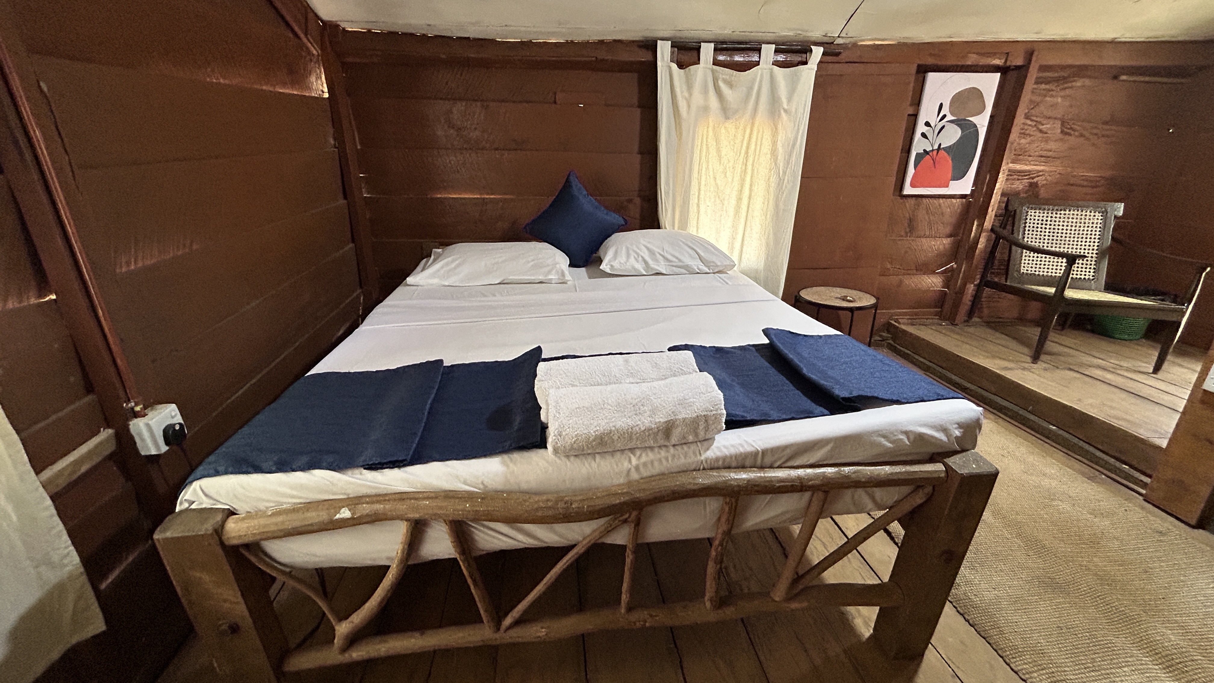 Wood Cabin 4